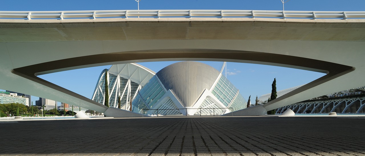 大力建设城市管廊，打造现代城市基础设施的关键